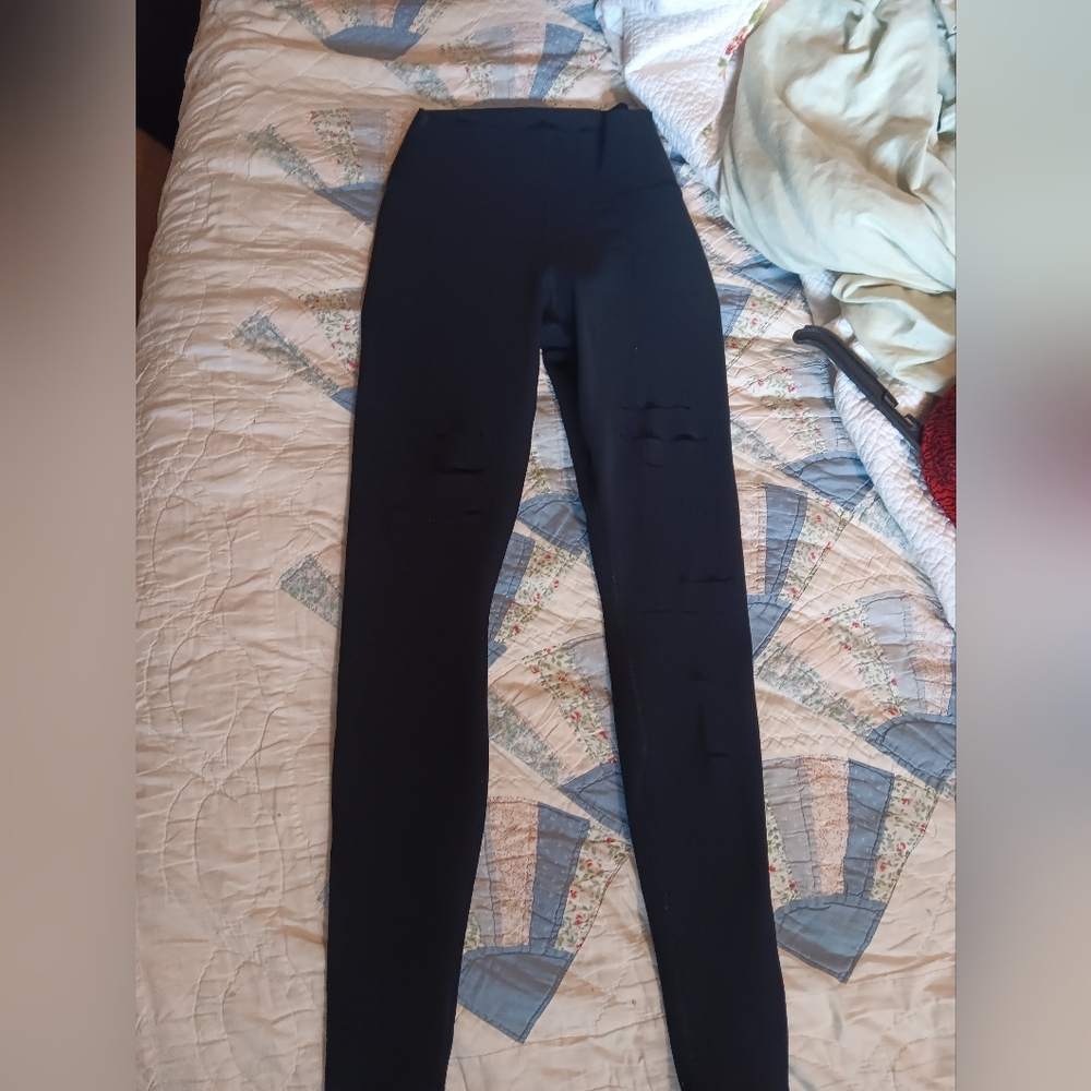 ALO workout leggings